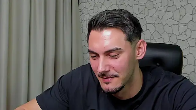 Snapshot of ClintMasters chatting on April 2026 05:29:02 AM ClintMasters online show from April 2026 05:29:02 AM