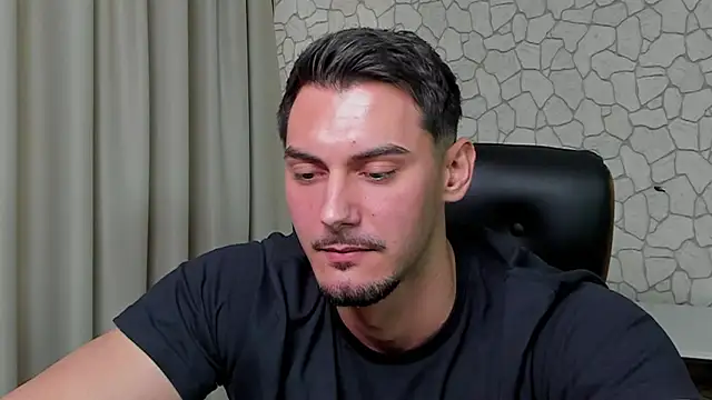 Snapshot of ClintMasters chatting on April 2026 06:19:01 AM ClintMasters online show from April 2026 06:19:01 AM