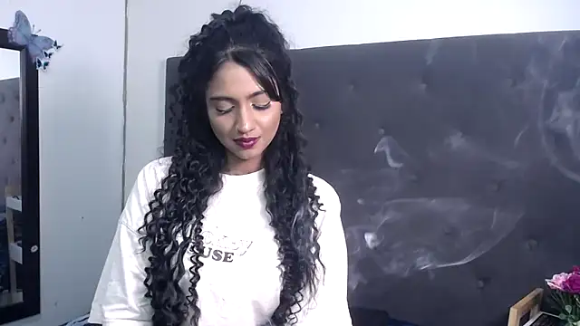 Delilah Blazee online show from April 2026 04:27:02 PM