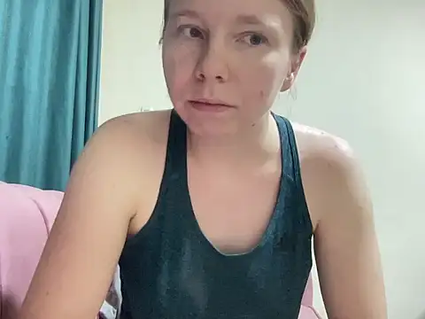 SweetLucy96 online show from November 2025 12:39:02 PM