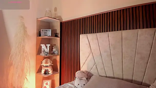  Niah  online show from October 2025 07:48:02 PM