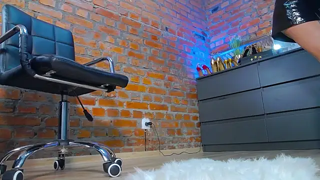 MistressMilana online show from February 2025 12:17:02 PM