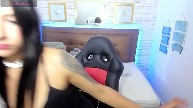 Snapshot of tamara_colliins_ chatting on February 2025 04:39:01 AM tamara colliins online show from February 2025 04:39:01 AM