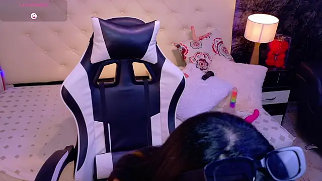 Snapshot of tamara_colliins_ chatting on February 2026 05:57:02 AM tamara colliins online show from February 2026 05:57:02 AM