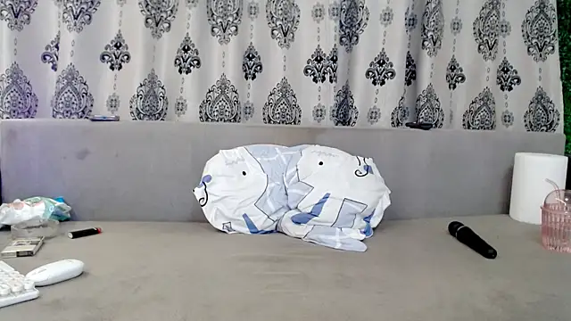 sweetdaiana23 online show from April 2026 12:35:01 AM