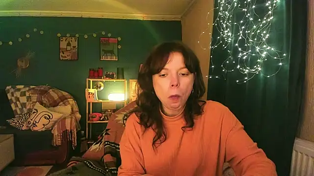 ClancyMorissey online show from April 2026 06:23:02 PM