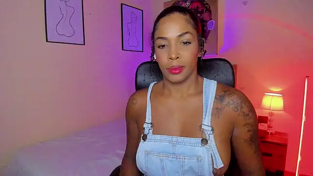 Snapshot of AitanaBrown_ chatting on September 2025 09:28:02 PM AitanaBrown online show from September 2025 09:28:02 PM