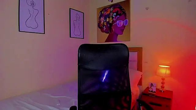 Snapshot of AitanaBrown_ chatting on October 2025 04:29:02 PM AitanaBrown online show from October 2025 04:29:02 PM