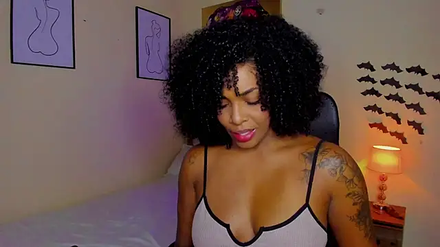 Snapshot of AitanaBrown_ chatting on October 2025 09:37:01 PM AitanaBrown online show from October 2025 09:37:01 PM