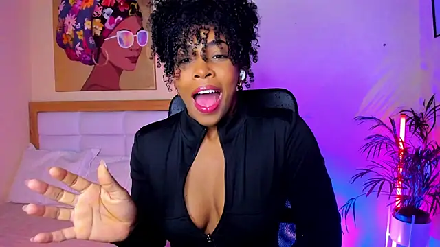 AitanaBrown  online show from April 2026 01:20:01 PM