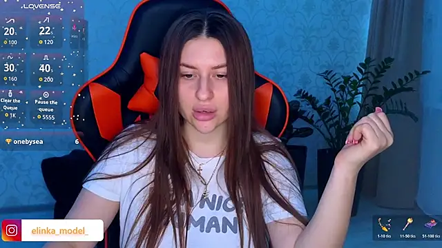 Snapshot of Elishka_ chatting on November 2025 10:04:02 PM Elishka online show from November 2025 10:04:02 PM