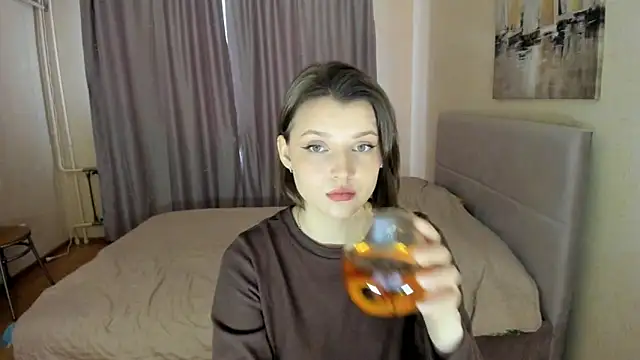 SoniNesti online show from March 2025 11:56:01 AM