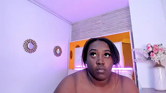 ShaniaBrownn online show from March 2025 08:15:02 PM