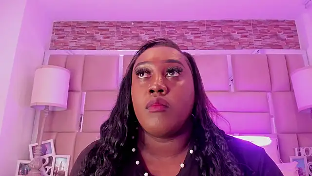 ShaniaBrownn online show from March 2026 07:41:02 PM