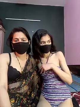 cutee  crazy online show from February 2026 12:19:01 PM