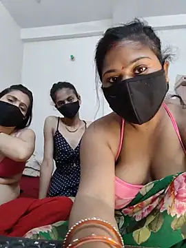 cutee  crazy online show from May 2026 01:37:01 PM