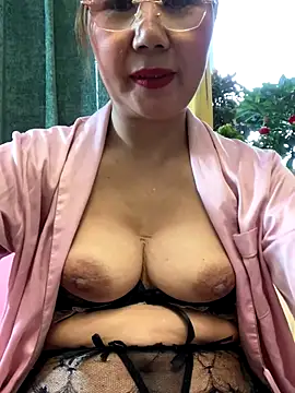 honghong666 online show from September 2025 07:42:01 AM