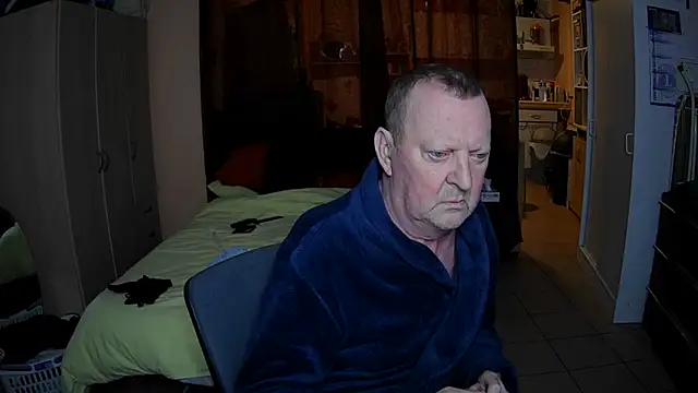 passifsoumis1963 online show from November 2025 05:28:02 AM