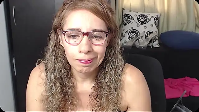 Snapshot of perlahotboobs chatting on March 2026 09:32:02 PM perlahotboobs online show from March 2026 09:32:02 PM