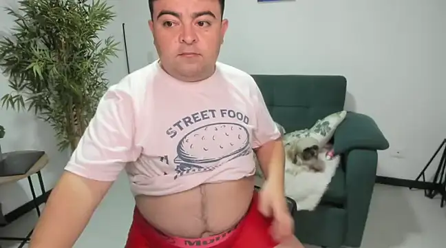 Snapshot of naughty_bear chatting on December 2024 06:44:01 AM naughty bear online show from December 2024 06:44:01 AM