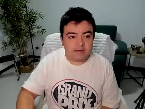 Snapshot of naughty_bear chatting on September 2025 02:39:02 AM naughty bear online show from September 2025 02:39:02 AM