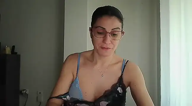 Snapshot of Sanada_hot chatting on February 2025 08:24:01 AM Sanada hot online show from February 2025 08:24:01 AM