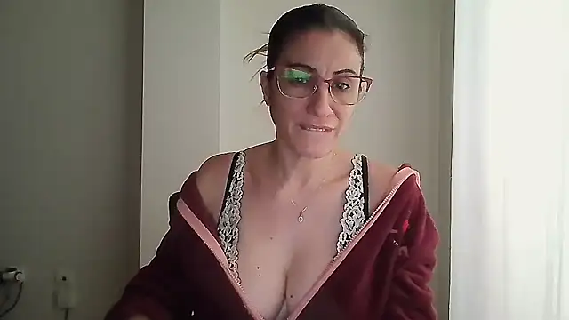 Snapshot of Sanada_hot chatting on November 2025 08:48:02 AM Sanada hot online show from November 2025 08:48:02 AM