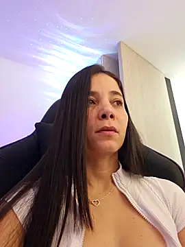 miaeyes online show from February 2026 02:00:02 PM