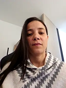 miaeyes online show from February 2026 01:10:01 PM