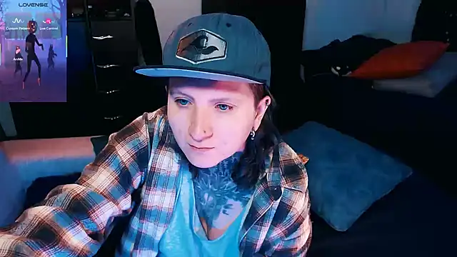 Marieblueeyes online show from October 2025 12:31:02 AM