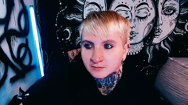 Marieblueeyes online show from May 2026 07:33:01 PM