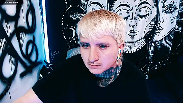 Marieblueeyes online show from May 2026 02:58:02 PM