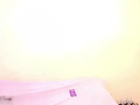 Snapshot of Queen_BootyXXX chatting on February 2026 04:02:01 AM Queen BootyXXX online show from February 2026 04:02:01 AM