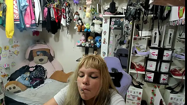 allsson queen online show from July 2026 02:02:01 AM