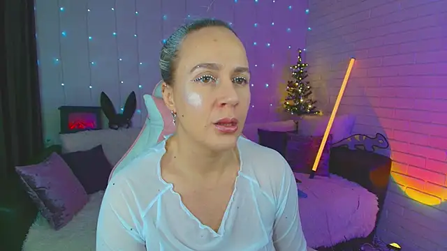 pepper cat  online show from December 2024 11:20:02 PM