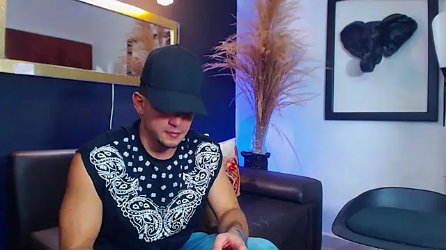 Snapshot of Markboyl chatting on October 2025 03:24:01 PM Markboyl online show from October 2025 03:24:01 PM