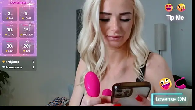 Snapshot of chelseablonde chatting on February 2025 10:39:02 PM chelseablonde online show from February 2025 10:39:02 PM