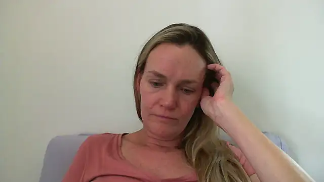 Annylove1 online show from January 2025 05:15:01 PM