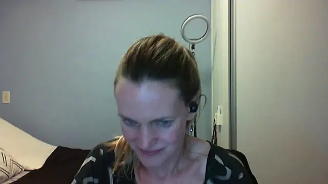 Annylove1 online show from November 2025 12:42:02 AM