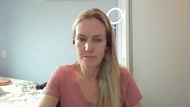 Annylove1 online show from February 2026 12:38:01 PM