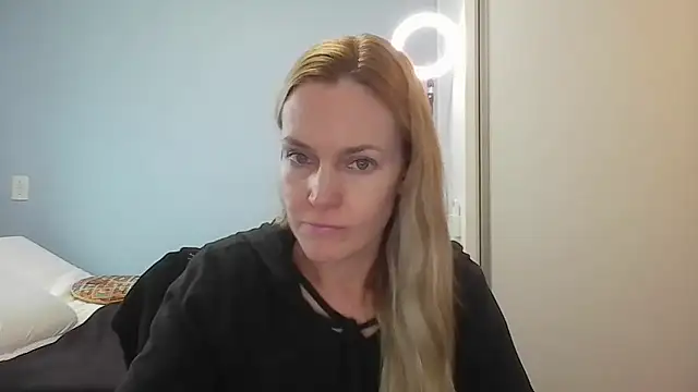 Annylove1 online show from May 2026 10:54:01 AM