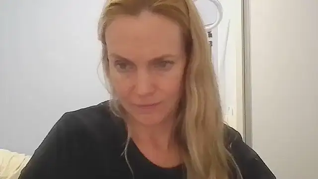 Annylove1 online show from May 2026 12:07:02 AM
