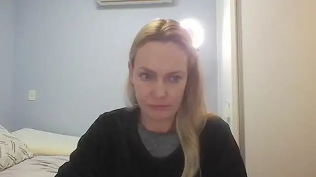 Annylove1 online show from July 2026 10:52:02 AM
