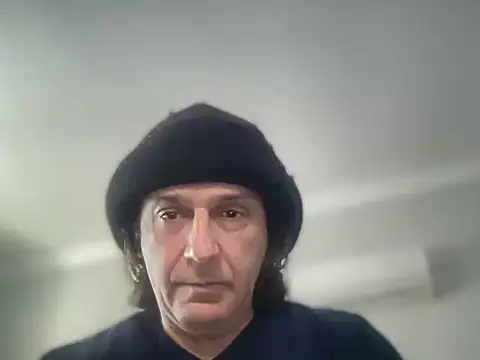 Snapshot of ALPHANDRE chatting on November 2025 06:22:01 AM ALPHANDRE online show from November 2025 06:22:01 AM