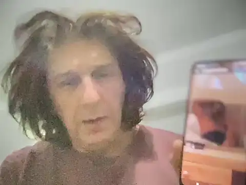 Snapshot of ALPHANDRE chatting on November 2025 08:25:02 PM ALPHANDRE online show from November 2025 08:25:02 PM