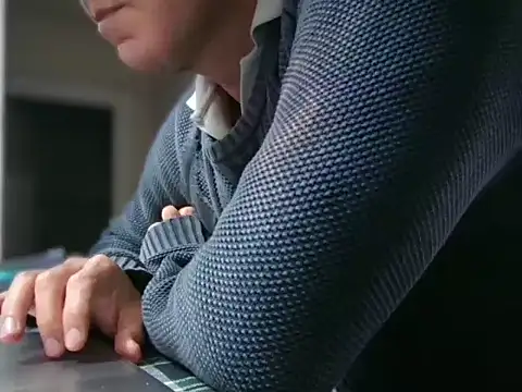 Snapshot of ALPHANDRE chatting on January 2026 09:14:01 AM ALPHANDRE online show from January 2026 09:14:01 AM