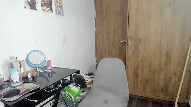 Snapshot of charlott7 chatting on February 2025 01:23:01 AM charlott7 online show from February 2025 01:23:01 AM