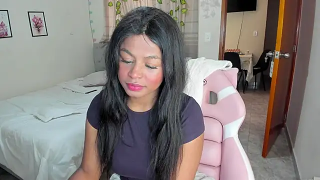 Snapshot of charlott7 chatting on November 2025 07:23:02 PM charlott7 online show from November 2025 07:23:02 PM