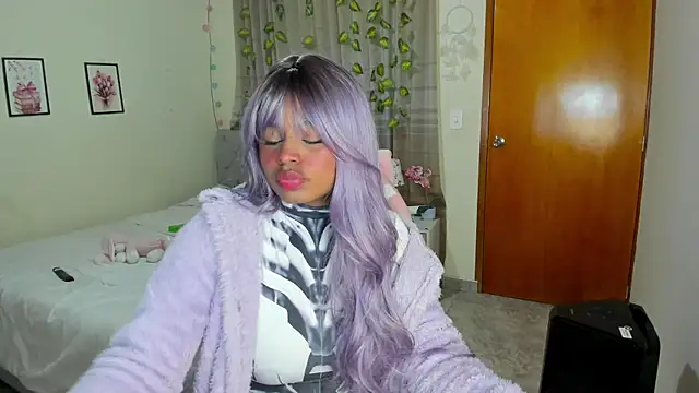 Snapshot of charlott7 chatting on November 2025 02:02:01 AM charlott7 online show from November 2025 02:02:01 AM