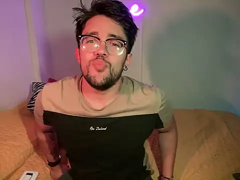 Snapshot of Im_sophiie chatting on January 2025 09:02:02 AM Im sophiie online show from January 2025 09:02:02 AM